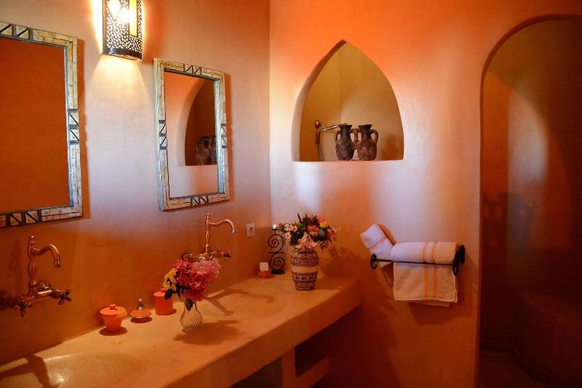 Riad Ain Khadra Khadra
