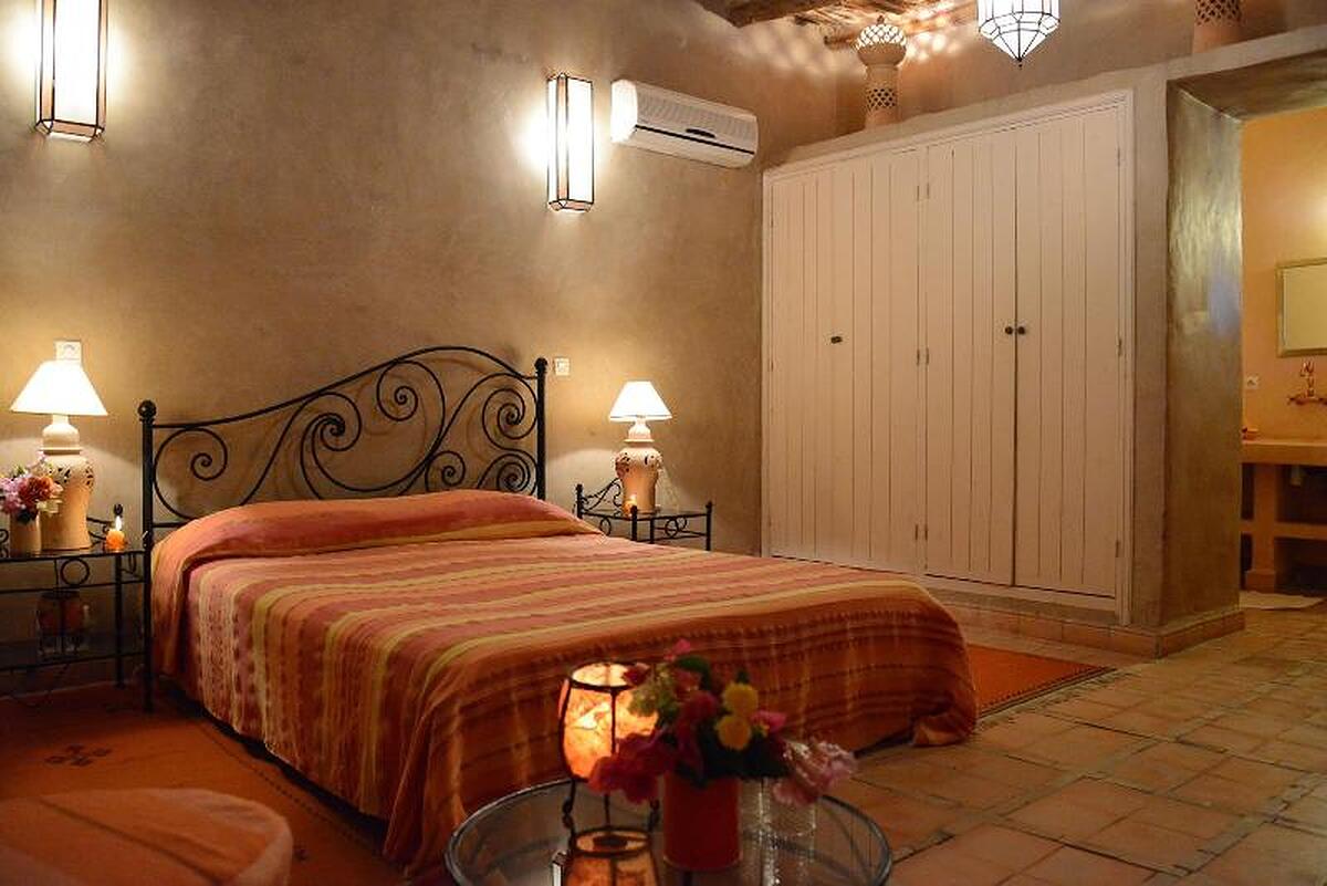 Riad Ain Khadra Khadra