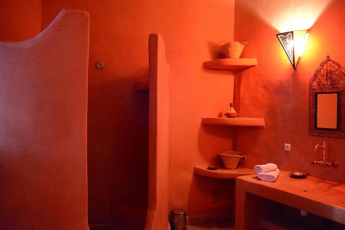 Riad Ain Khadra Khadra