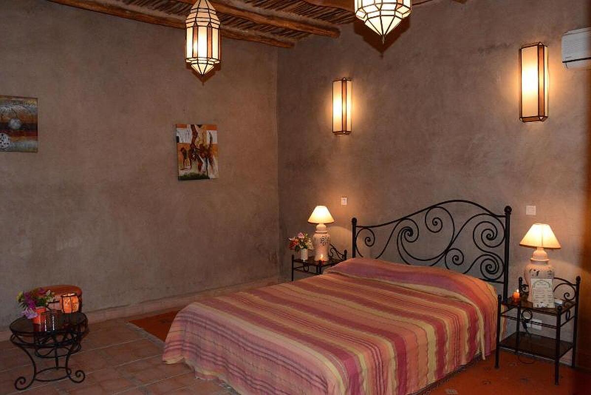 Riad Ain Khadra Khadra