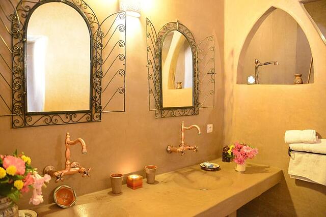Riad Ain Khadra Khadra