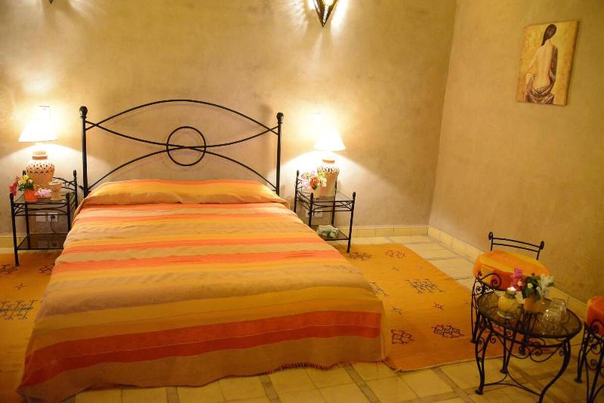 Riad Ain Khadra Khadra