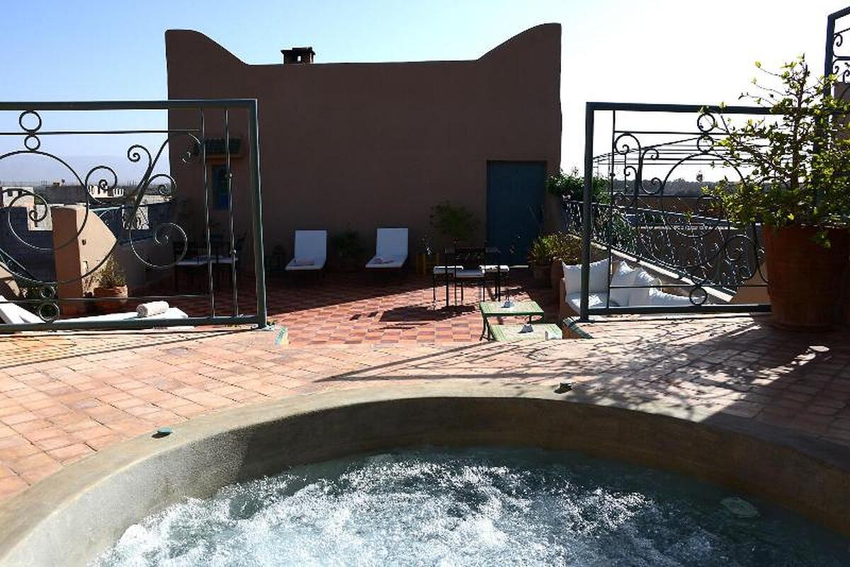 Riad Ain Khadra Khadra
