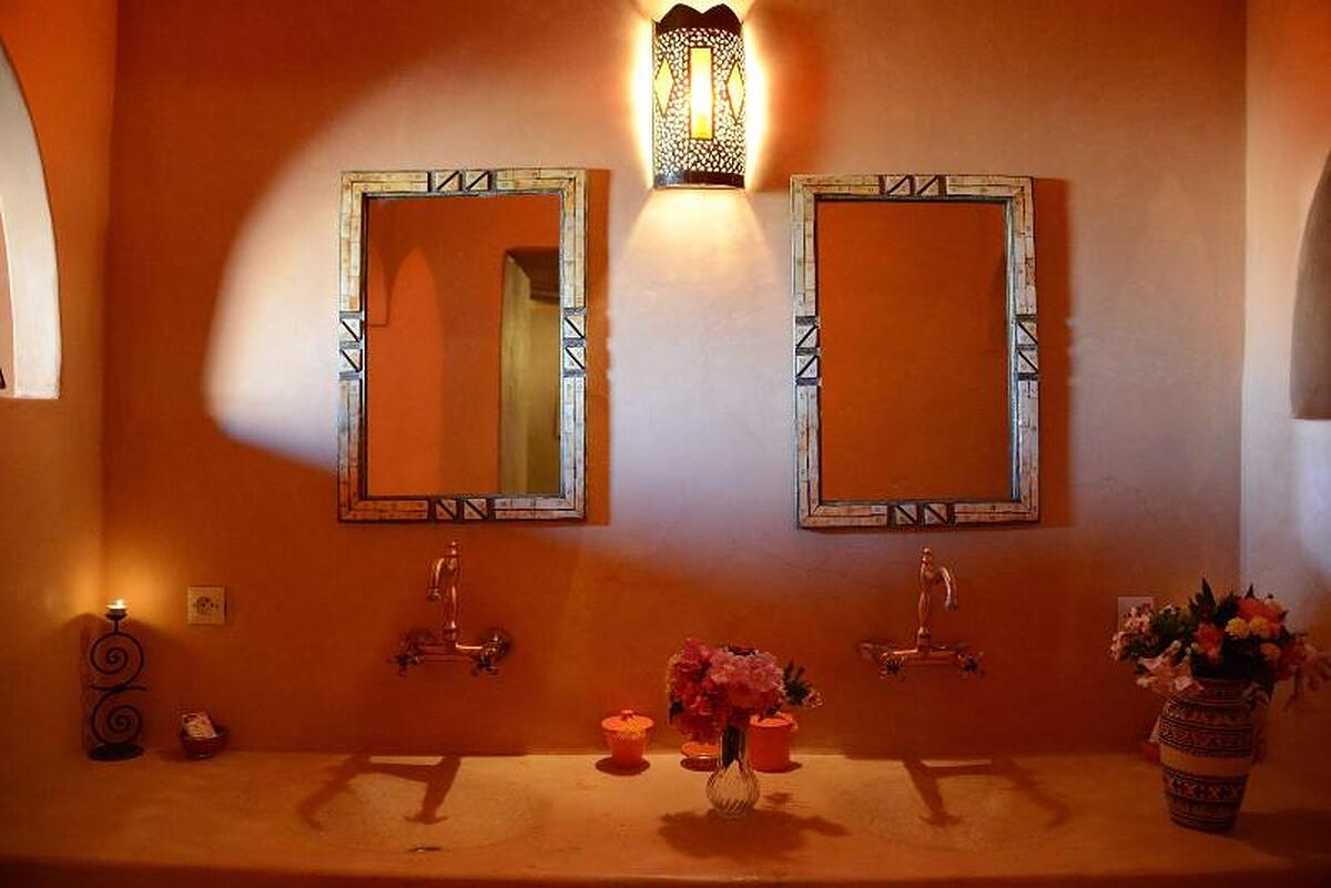 Riad Ain Khadra Khadra