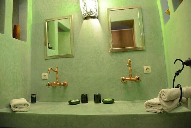 Riad Ain Khadra Khadra