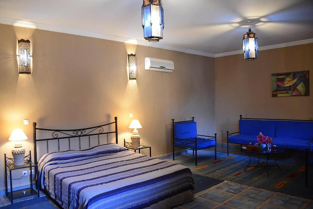 Riad Ain Khadra Khadra