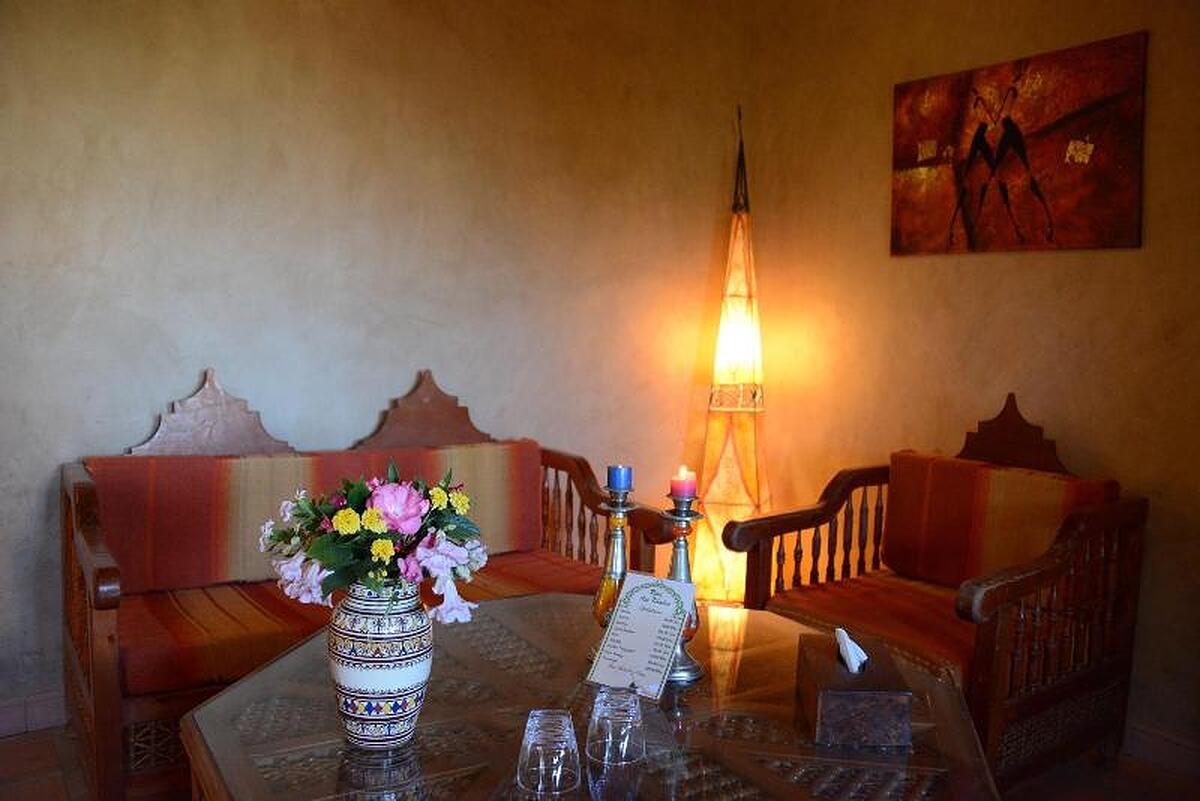 Riad Ain Khadra Khadra