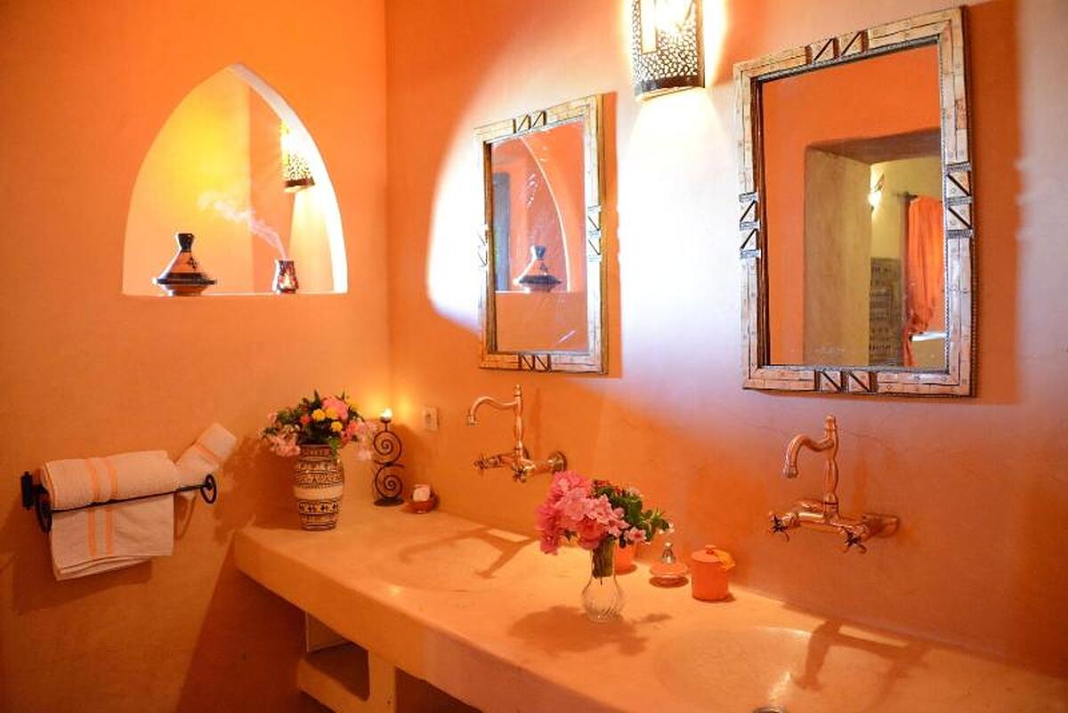 Riad Ain Khadra Khadra