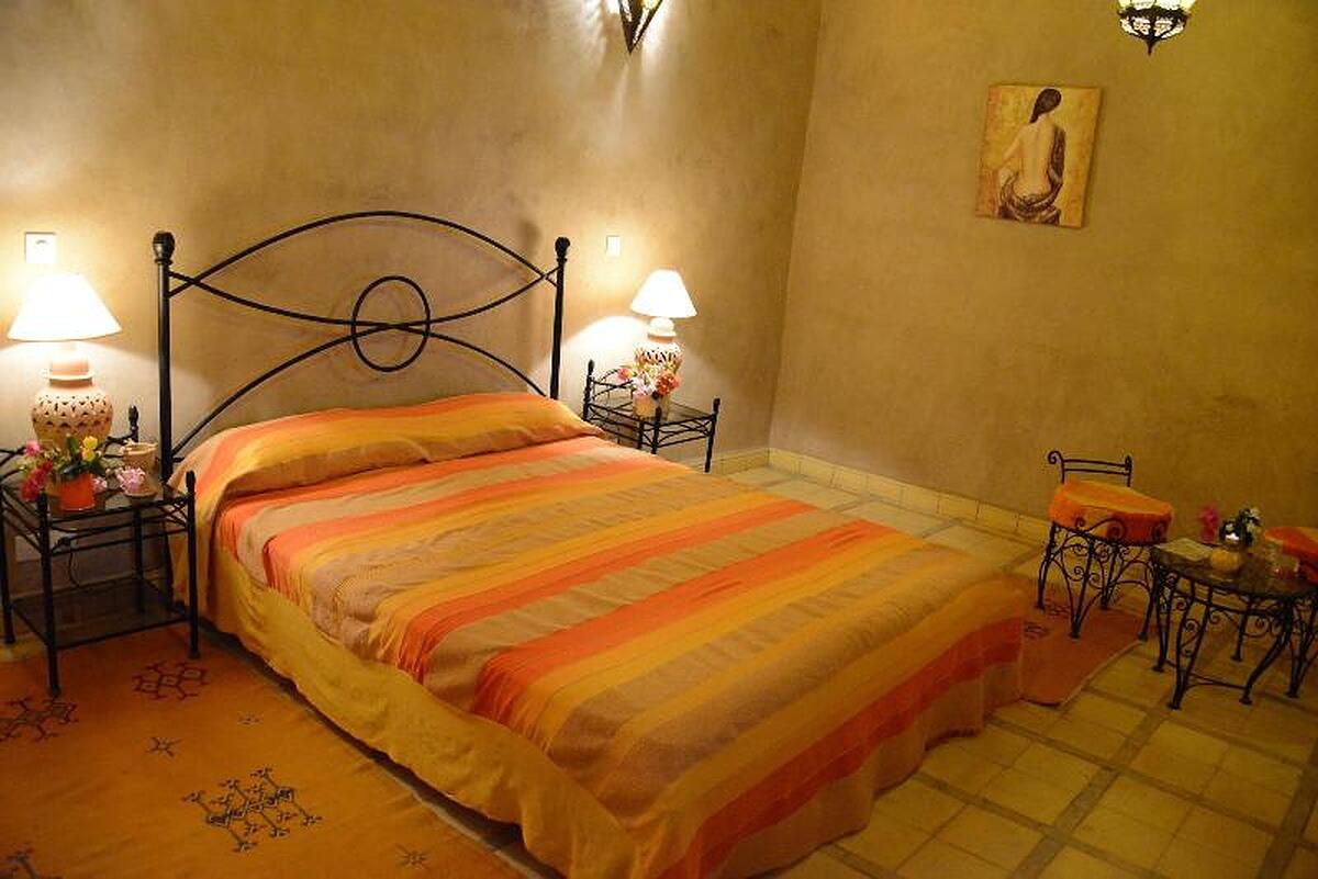 Riad Ain Khadra Khadra