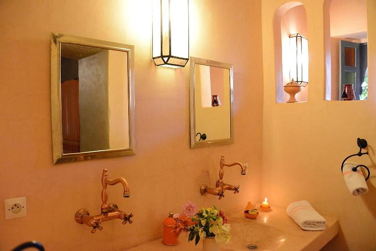Riad Ain Khadra Khadra