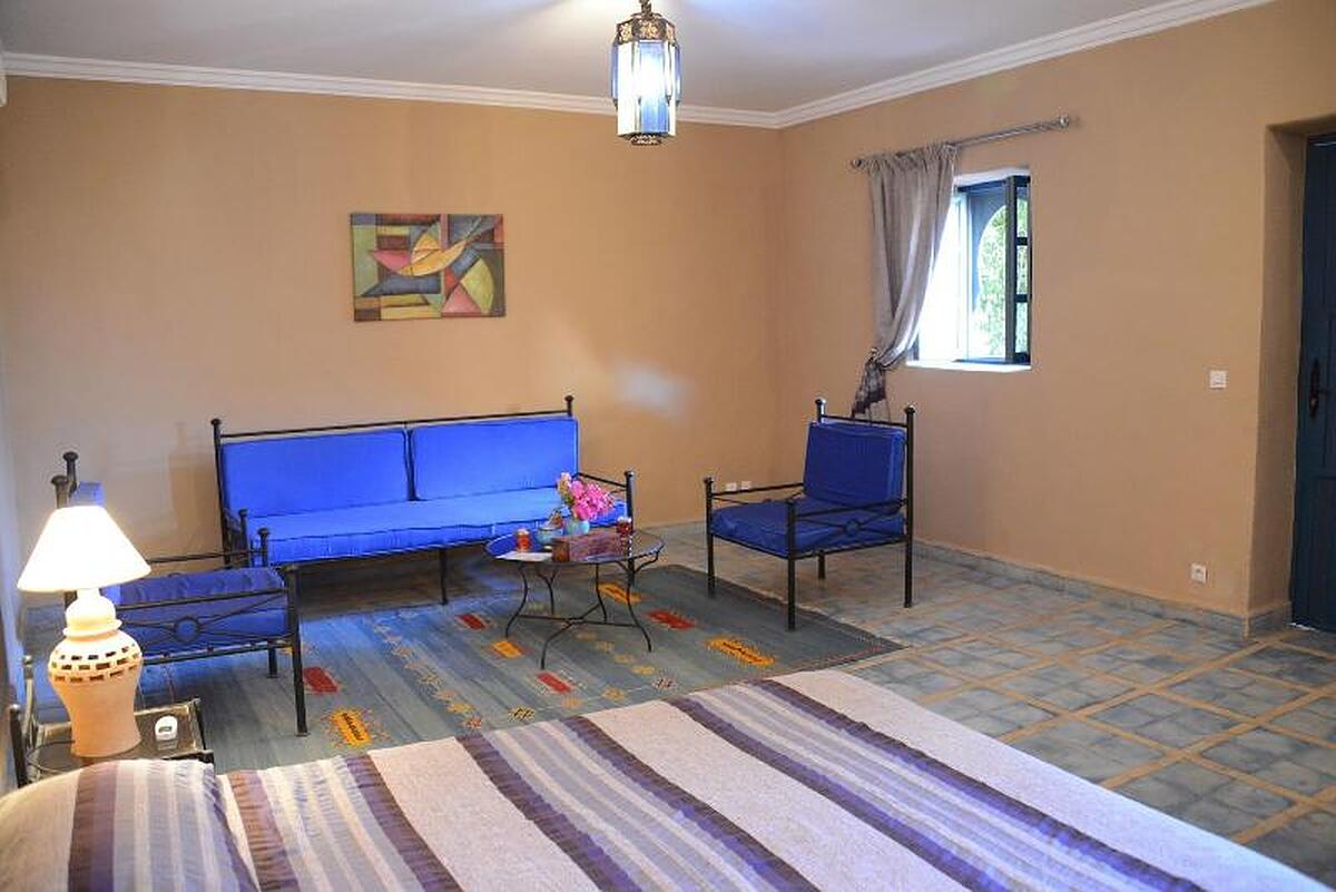 Riad Ain Khadra Khadra