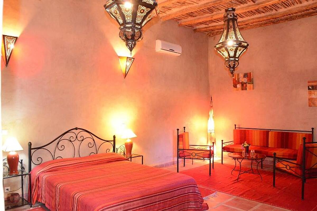 Riad Ain Khadra Khadra