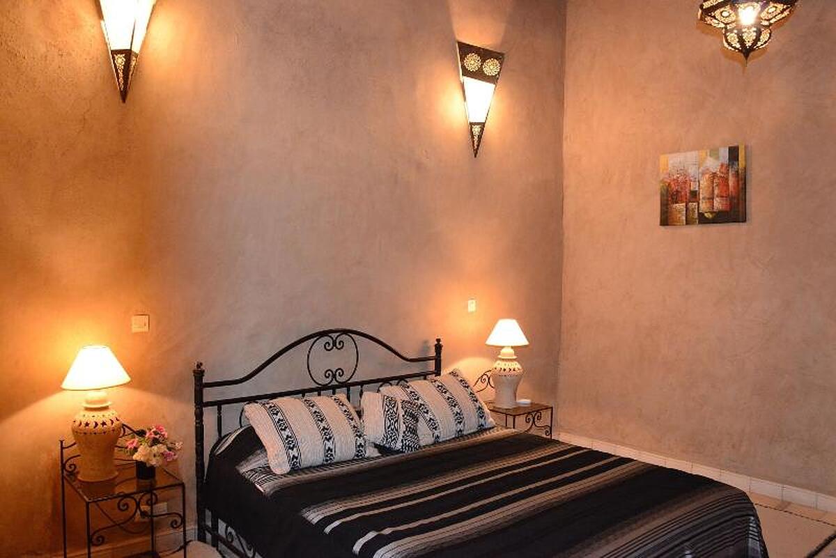 Riad Ain Khadra Khadra