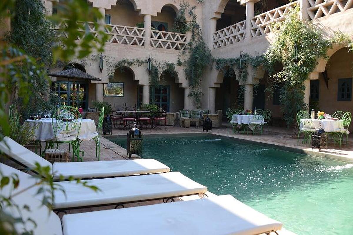 Riad Ain Khadra Khadra