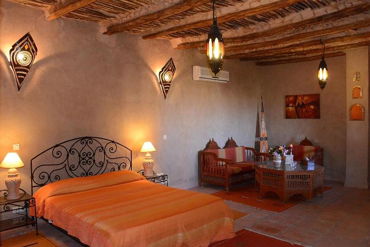 Riad Ain Khadra Khadra