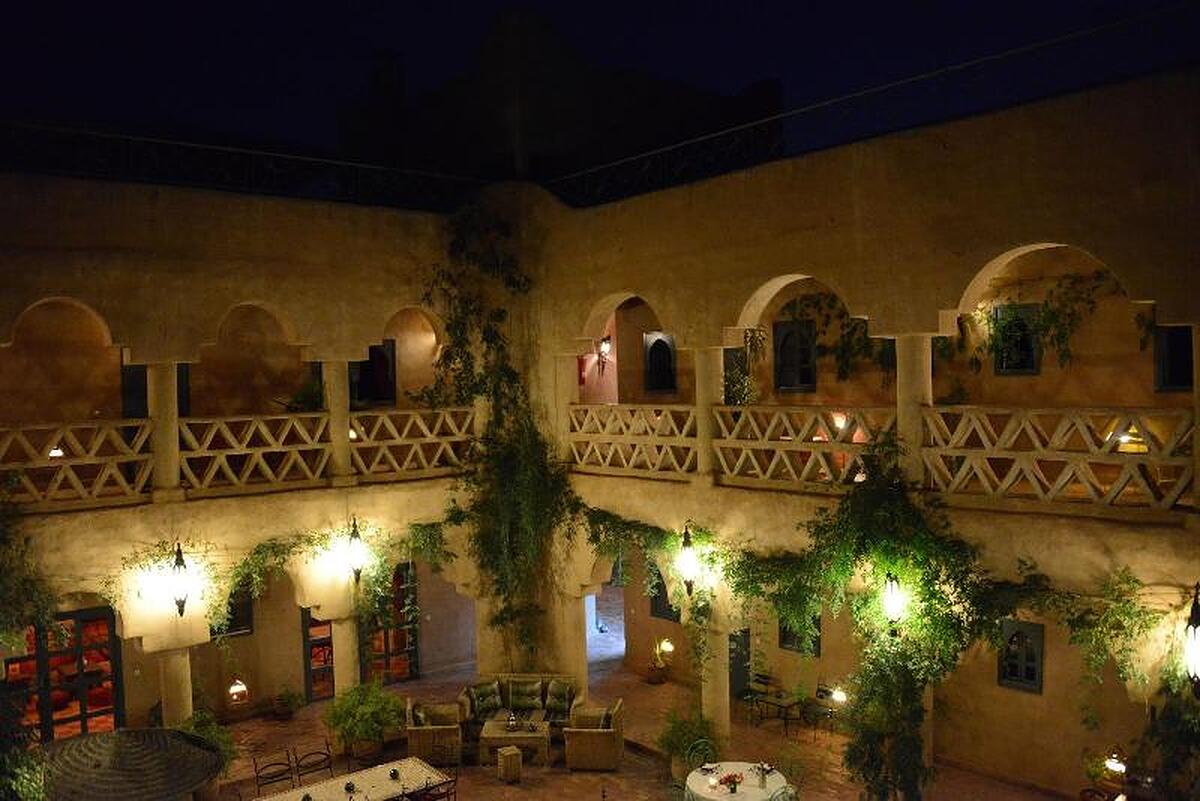 Riad Ain Khadra Khadra