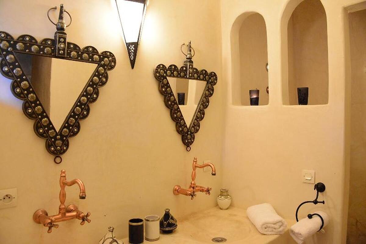 Riad Ain Khadra Khadra