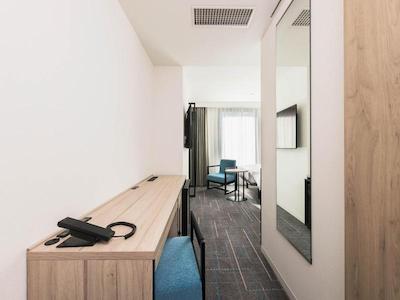 JR EAST HOTEL METS GOTANDA