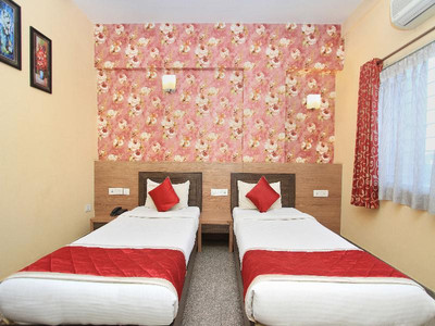 OYO 346 Hotel AAB Residency