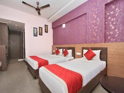 OYO 346 Hotel AAB Residency