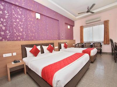OYO 346 Hotel AAB Residency