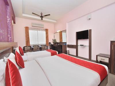 OYO 346 Hotel AAB Residency