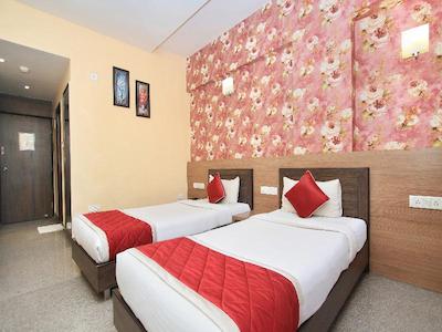 OYO 346 Hotel AAB Residency