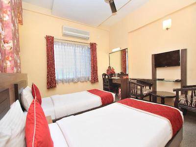 OYO 346 Hotel AAB Residency
