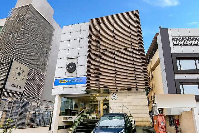 THE URBAN HOTEL