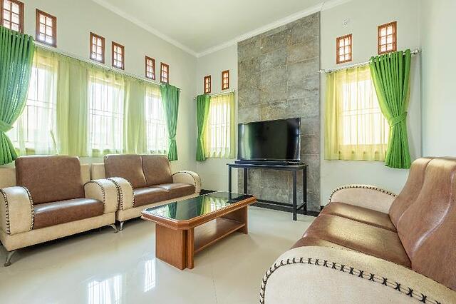 Oyo 2072 Wisma Teratai
