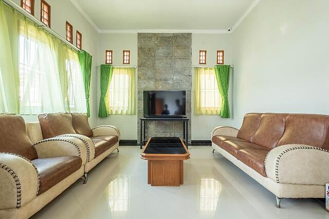 Oyo 2072 Wisma Teratai