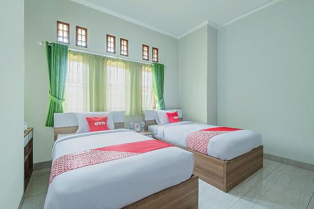 Oyo 2072 Wisma Teratai