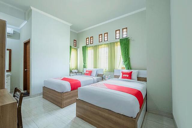 Oyo 2072 Wisma Teratai