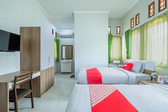 Oyo 2072 Wisma Teratai