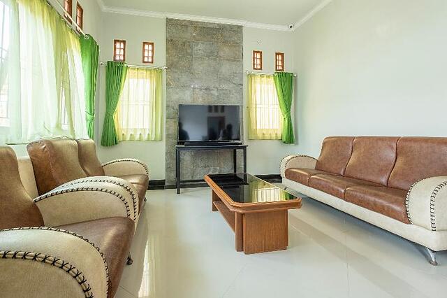 Oyo 2072 Wisma Teratai