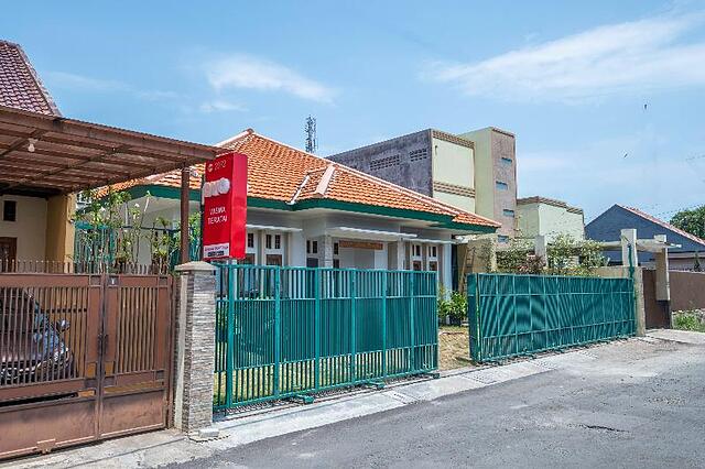 Oyo 2072 Wisma Teratai