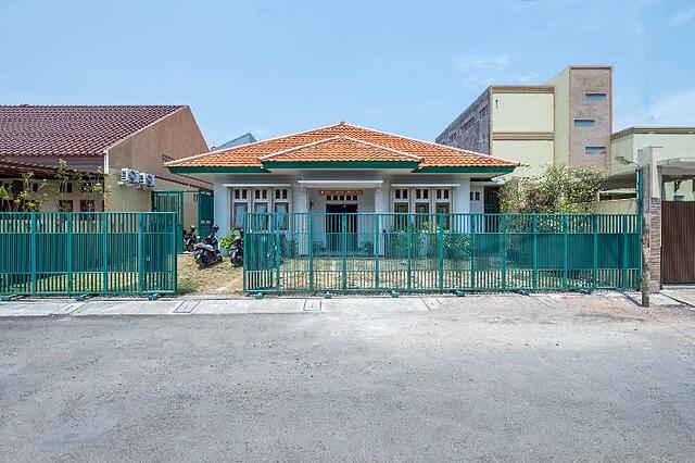 Oyo 2072 Wisma Teratai
