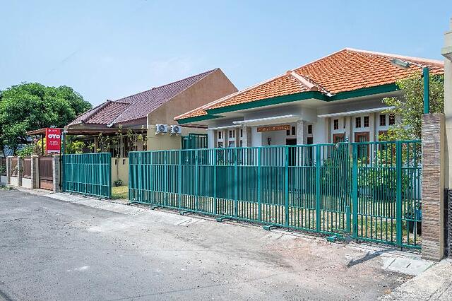 Oyo 2072 Wisma Teratai