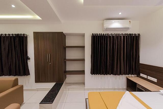 Hotel Karuna Residency