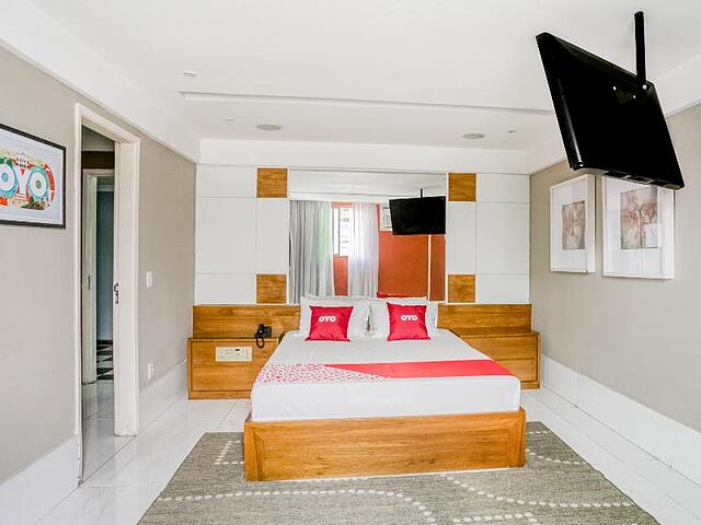 OYO Nobs Hotel
