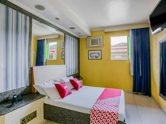 OYO Nobs Hotel
