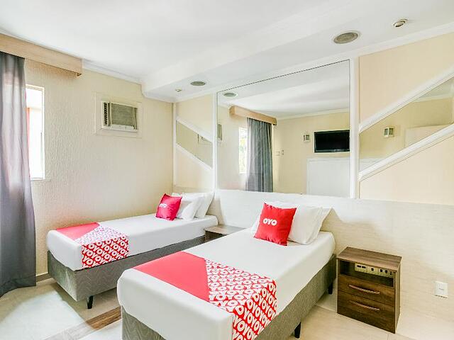 OYO Nobs Hotel