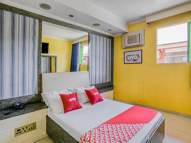 OYO Nobs Hotel