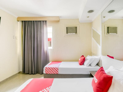 OYO Nobs Hotel