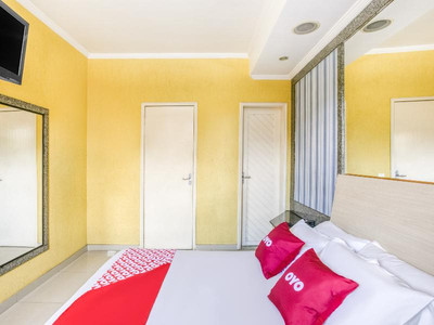 OYO Nobs Hotel