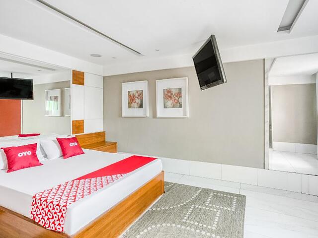 OYO Nobs Hotel