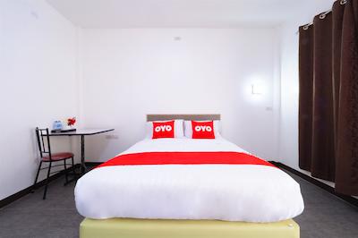 OYO 592 Goldenville Villa