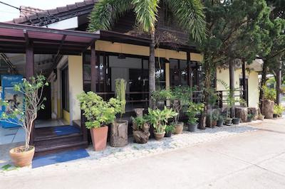 OYO 592 Goldenville Villa