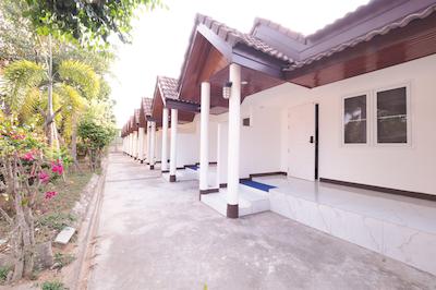 OYO 592 Goldenville Villa