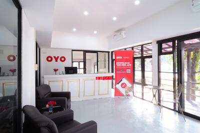 OYO 592 Goldenville Villa